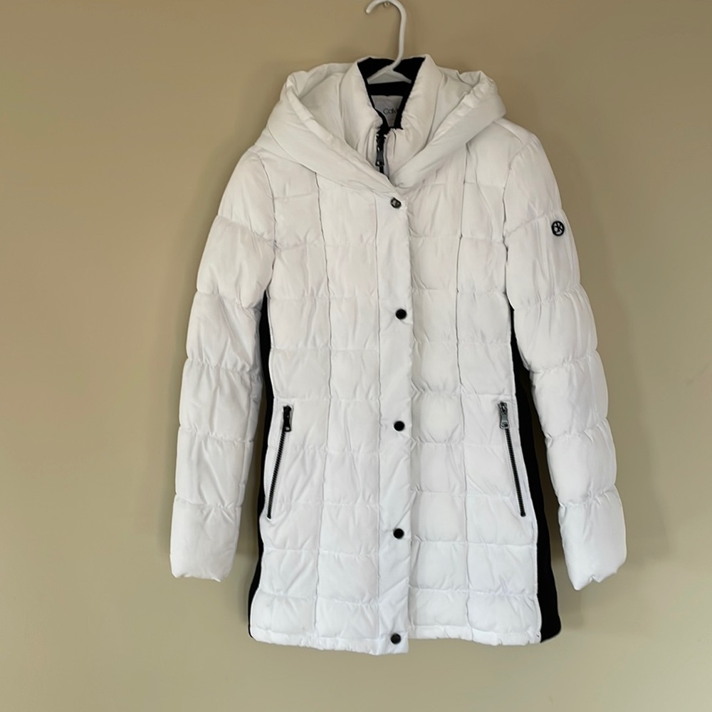 Calvin Klein new puffer coat, so cute😊szS. Black and white, inner zip inside